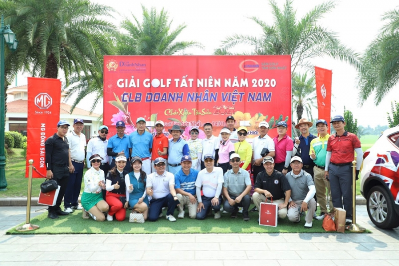 Golfer dự giải golf Tất niên CLB Doanh Nhân Việt Nam 2020