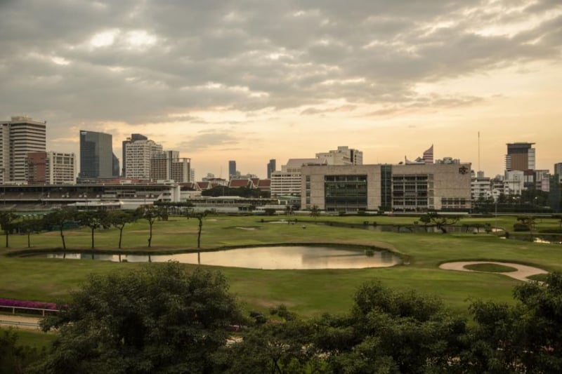 Dùng khu nghỉ dưỡng golf làm nơi cách ly là nỗ lực mới nhất của chính phủ Thái Lan nhằm thu hút du khách nước ngoài (Ảnh: BLOOMBERG)