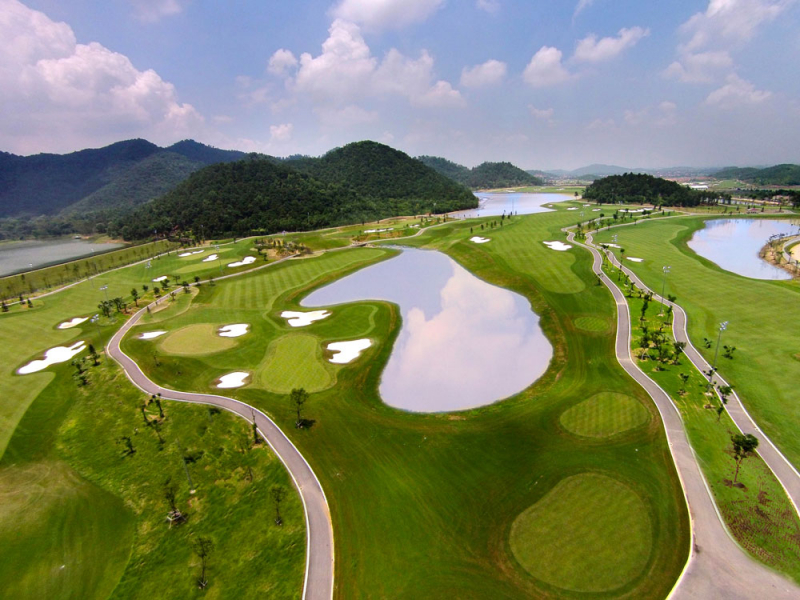 Sân Legend Hill là sân golf đầu tiên ở Việt Nam được thiết kế bởi Nicklaus Design