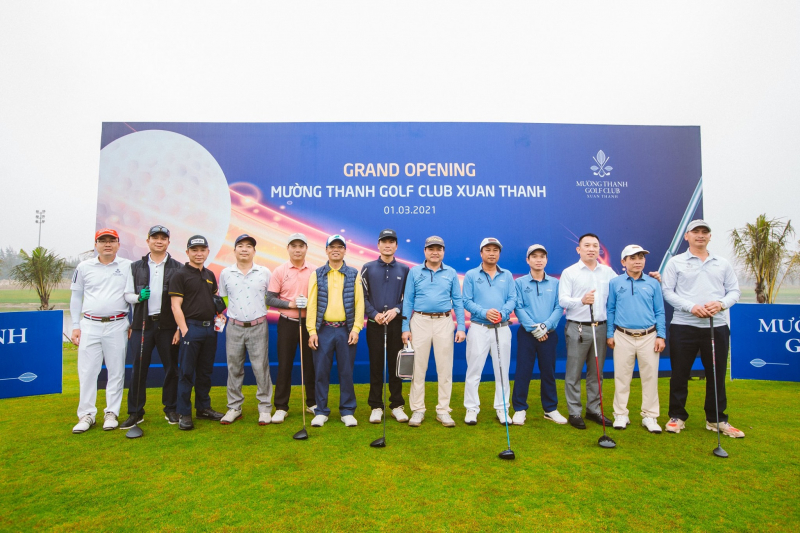 Golfer dự lễ khai trương Mường Thanh Golf Club Xuân Thành sáng 1/3 (Ảnh: MTH)