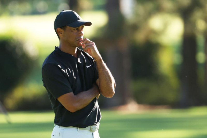 Tiger-Woods-ra-vien-sau-21-ngay-dieu-tri-tai-nan-xe