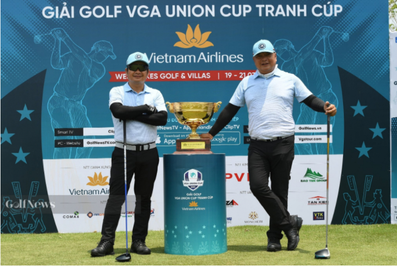 Nguyễn Văn Thống (bìa trái) dự cả bốn trận và toàn thắng ở VGA Union Cup 2021 (Ảnh: GolfNews)