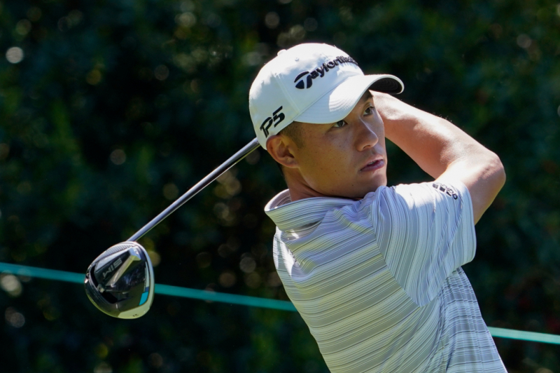 Collin Morikawa phát bóng ở hố 15. Tay golf trẻ sinh năm 1997 đã vô địch PGA Championship 2020 ngay trong lần đầu tham dự