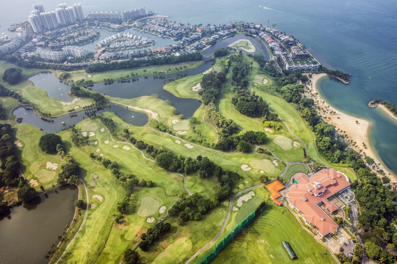 Sân golf Sentosa và các dự án bất động sản cao cấp liền kề vào năm 2015. Từ thời điểm đó, phí hội viên sân đã tăng 89%