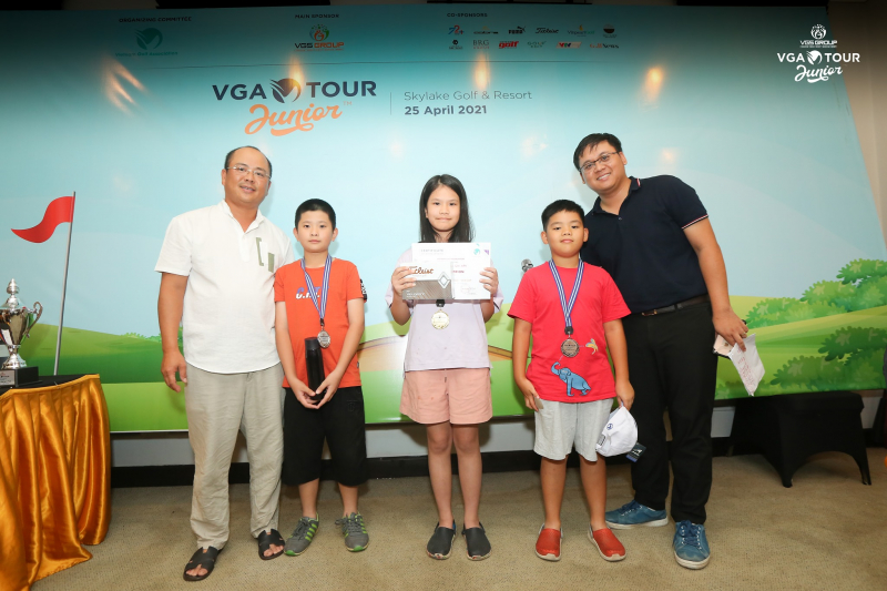 Doan-Uy-vo-dich-vong-2-VGA-Junior-Golf-Tour-2021 (3)