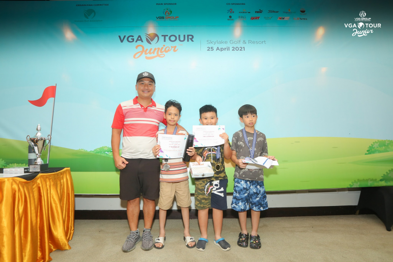 Doan-Uy-vo-dich-vong-2-VGA-Junior-Golf-Tour-2021 (4)