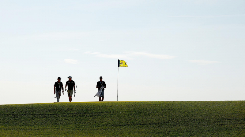 Nếu siêu giải đấu ở bóng đá nhanh chóng lụi tàn thì dự án ngoại hạng của golf là 