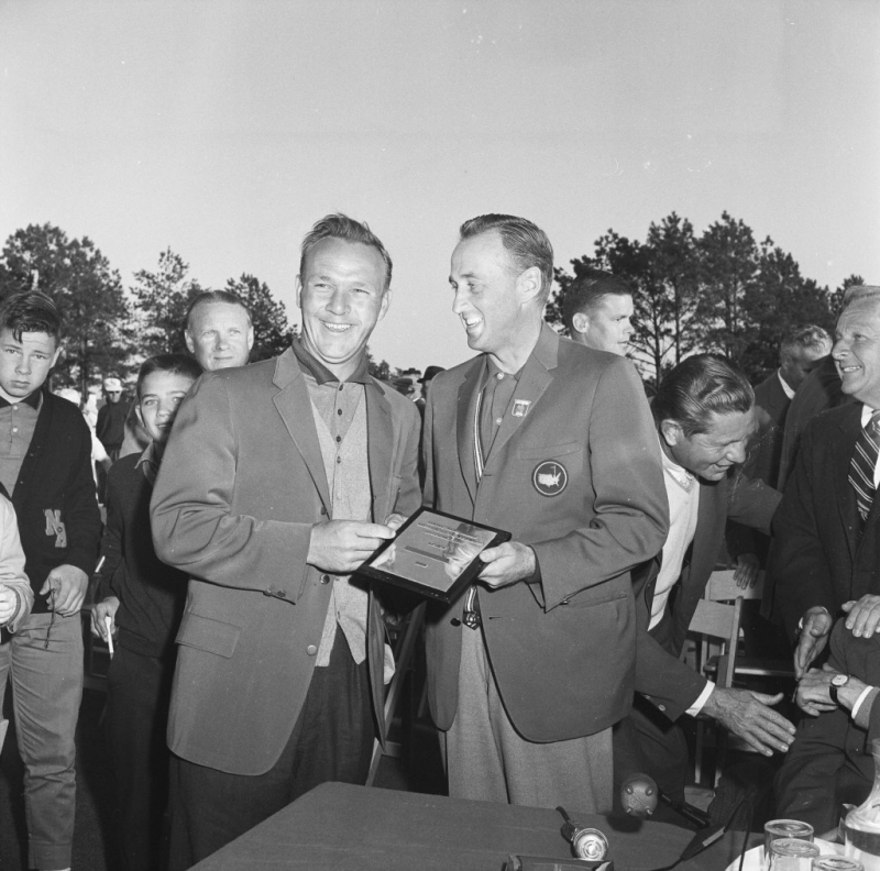 Art Wall, Jr. và Arnold Palmer tại The Masters năm 1960 (Ảnh: Augusta National/Getty Images)