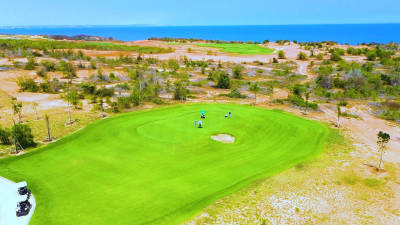 Cụm sân golf PGA độc quyền 36 hố. Ảnh sân PGA Ocean tại NovaWorld Phan Thiet