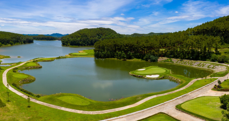 Sân golf Tràng An là một trong hai sân golf hiện có tại tỉnh Ninh Bình (Ảnh: TAGC)