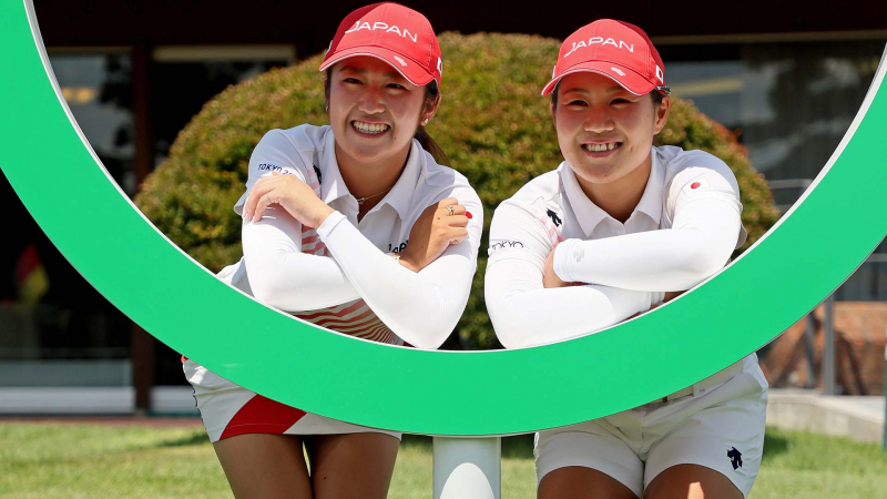 Hai golfer nước chủ nhà Nhật Bản Nasa Hataoka và Mone Inami