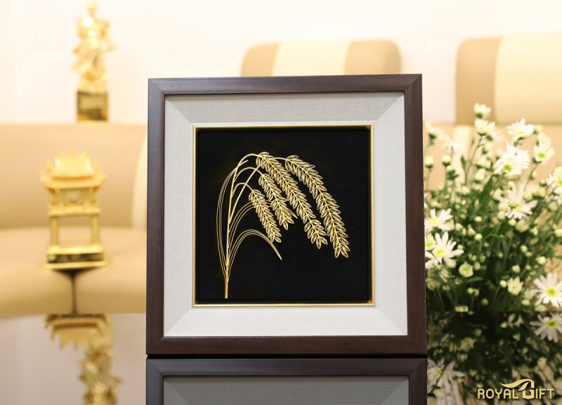 Tranh bông lúa mạ vàng được chế tác thủ công được nhiều người Hàn thích (ảnh Royal Gift)