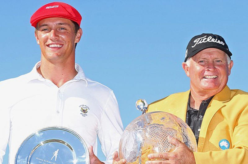 Bryson DeChambeau (trái) và Peter Senior tại Australian Masters 2015.