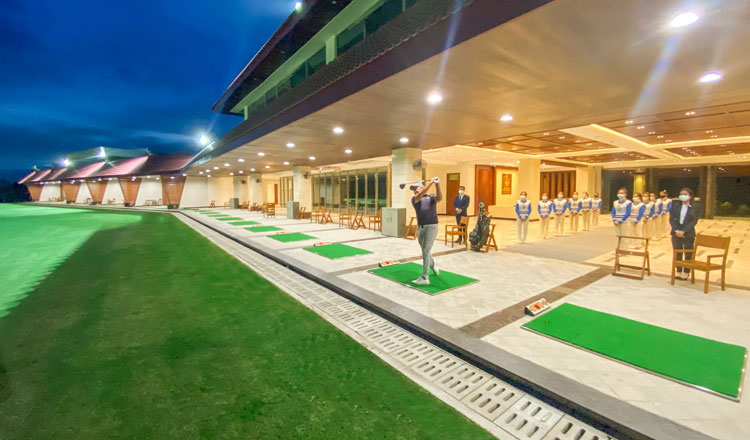 Sân tập hiện đại trong khuôn viên Vattanac Golf Resort