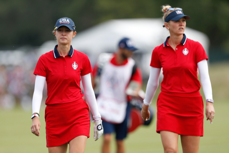 LPGA: Solheim Cup - Ngày đầu tiên - Foursomes: Hai golf thủ của tuyển Hoa Kỳ - Nelly Korda (trái) và đồng đội là chị gái Jessica Korda. Ảnh: Raj Mehta-USA TODAY Sports