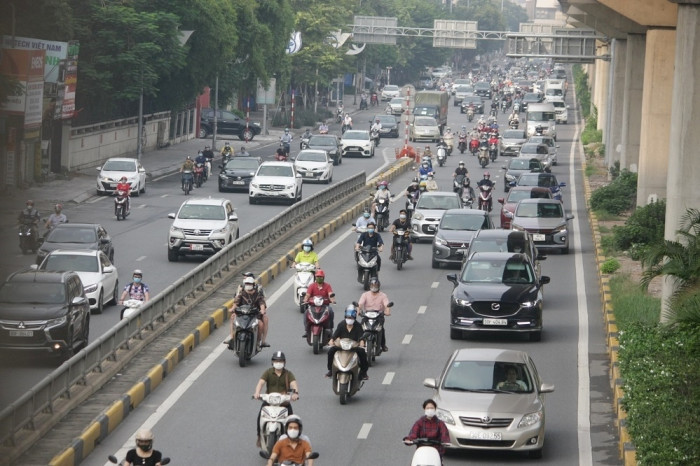 Lượng phương tiện giao thông gia tăng từ 7h sáng trên trục đường Trần Phú - Nguyễn Trãi (Ảnh: Báo Giao thông)