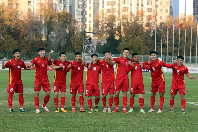 Lê Văn Đô (19), Trần Văn Đạt (7) và Nhâm Mạnh Dũng (18) là 3 tân binh trong số tám cầu thủ U23 được bổ sung cho đội tuyển Việt Nam (Ảnh: Dân Trí)