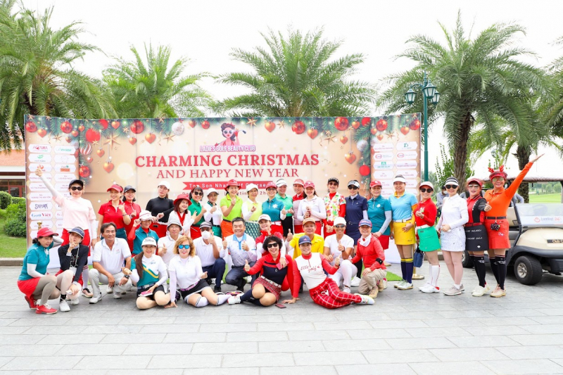 Giải đấu đậm chất giáng sinh của Ladies Golf & Beauty Club trên sân golf Tân Sơn Nhất.