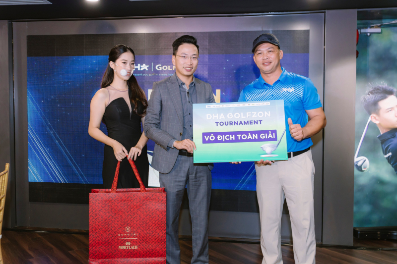 Golfer Nguyễn Hữu Thiện vô địch toàn giải đấu