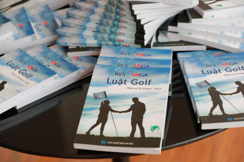 Cuốn sách luật golf 2019 bản tiếng Việt được VGA ra mắt đầu tháng 1/2021