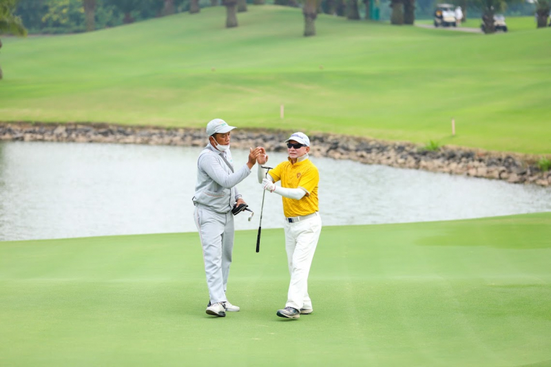 Golfer-Nguyen-Xuan-Huy-vo-dich-giai-don-nam-moi-CLB-Golf-Ha-Noi-Sai-Gon4