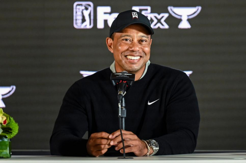 Tiger Woods trong cuộc họp báo trước giải Genesis Invitational 2022
