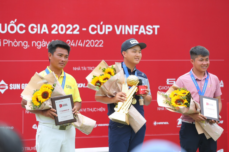 Từ trái qua: Đỗ Quang Khánh, Nguyễn Anh Minh và Nguyễn Hữu Quyết - ở đẳng cấp chuyên nghiệp