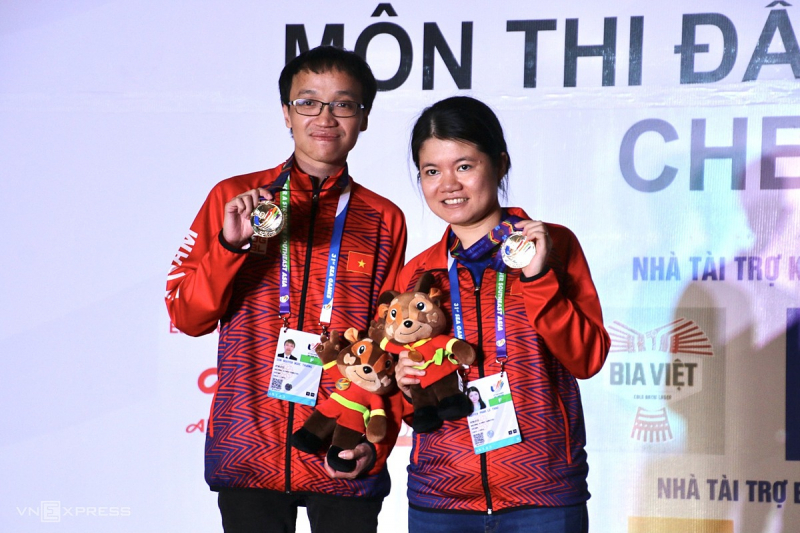 Kỳ thủ Trường Sơn và Thảo Nguyên là cặp vợ chồng đầu tiên của thể thao Việt Nam đoạt HC vàng SEA Games cùng thời điểm