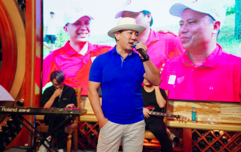Golfer Vũ Nam Chung đấu giá thành công chiếc mũ từ thương hiệu Smile Golf với 80 triệu đồng