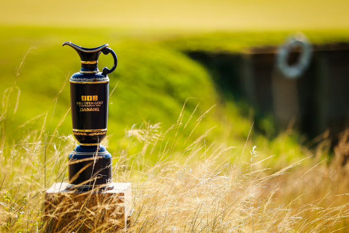 Chiếc cúp vô địch của BRG Open Golf Championship Danang 2022