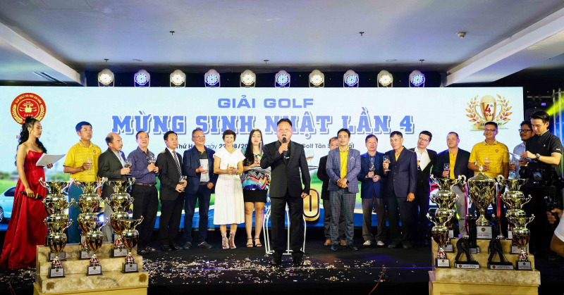 Ông Nguyễn Chí Hùng, Chủ tịch CLB Golf Hà Nội - Sài Gòn phát biểu tại Gala trao giải.