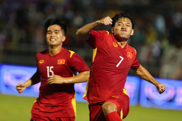 Tuyển Việt Nam dễ dàng đánh bại Singapore với tỷ số 4-0