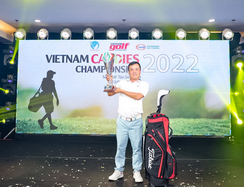 Chức vô địch Vietnam Caddies Championship 2022 khu vực miền Nam thuộc về caddie lần đầu tiên tham gia giải - Nguyễn Văn Thương đến từ sân golf Long Thành.