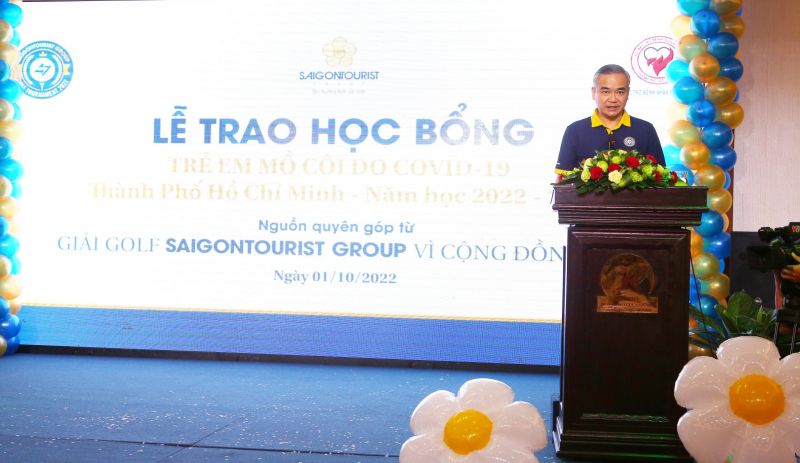 Ông Võ Anh Tài - Phó Tổng Giám đốc Saigontourist Group đại diện phát biểu.