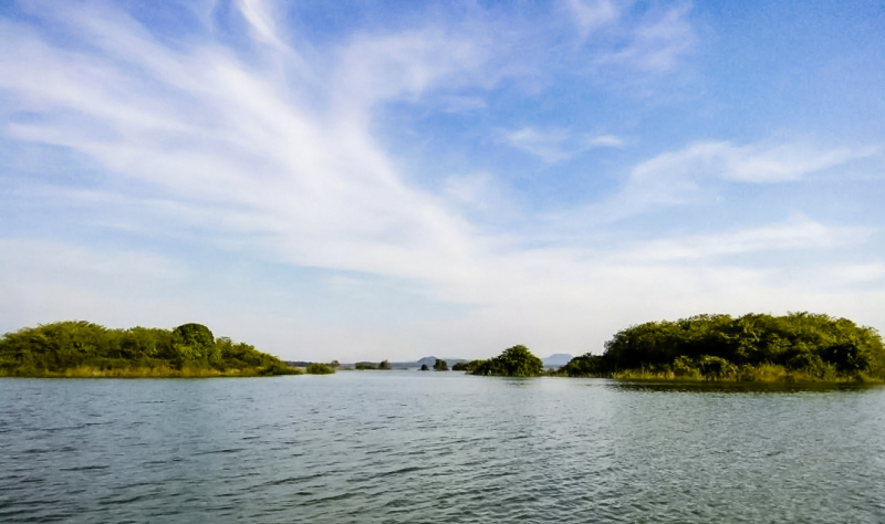 Hồ Trị An trong xanh như viên ngọc bích