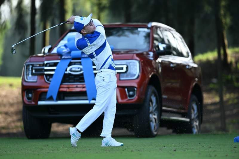 Golfer thi đấu trong ngày đầu tiên của FLC Group Autumn Golf Tournament 2022