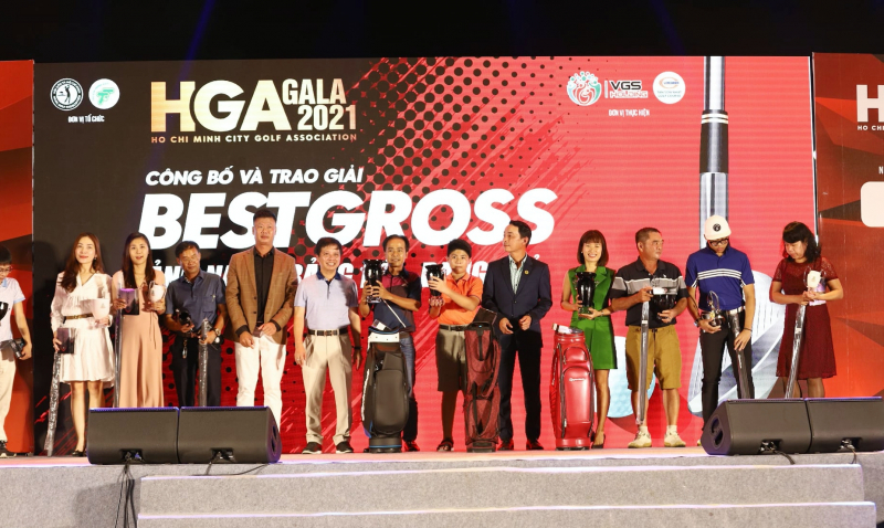 Ba nhà vô địch HGA Gala 2021: Từ Ngọc Thọ (nam), Mai Thuý Vi (nữ) và Nguyễn Tuấn Anh (bảng trẻ)