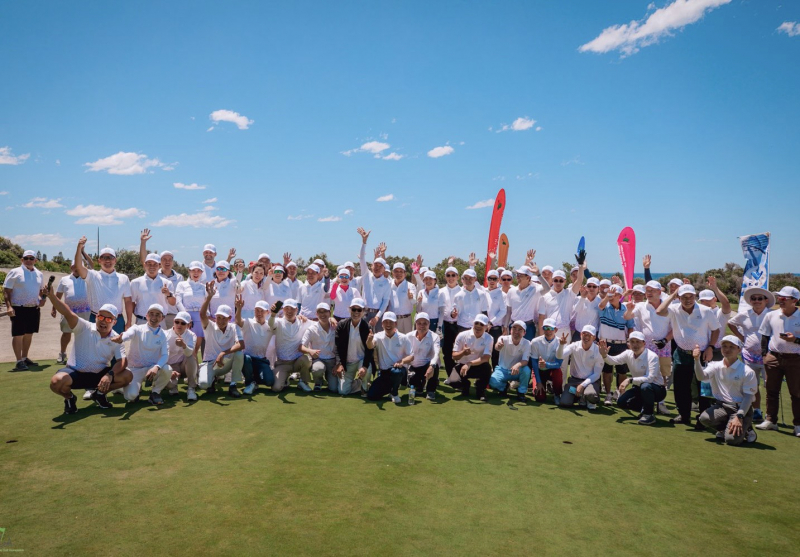 Các golfers tham dự giải cùng chụp ảnh lưu niệm tập thể