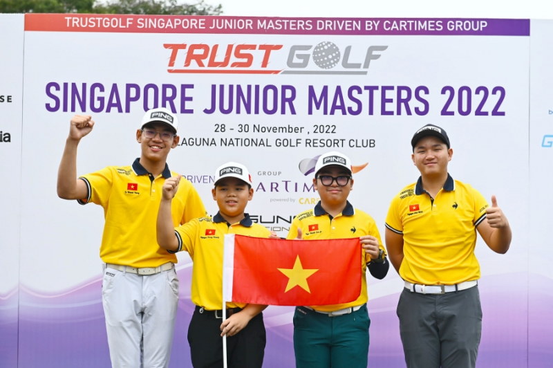 Bốn golfer Việt Nam dự giải (từ trái qua): Khánh Hưng, Trọng Hoàng, Thanh Sơn, Anh Minh
