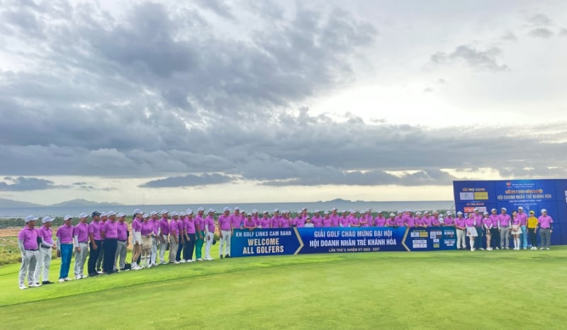 Giải golf chào mừng Đại hội Hội Doanh nhân trẻ tỉnh Khánh Hòa lần thứ V diễn ra sáng ngày 2/12