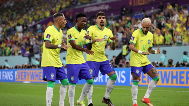 Neymar và các đồng đội nhảy ăn mừng khi ghi bàn vào lưới Hàn Quốc ở vòng 1/16