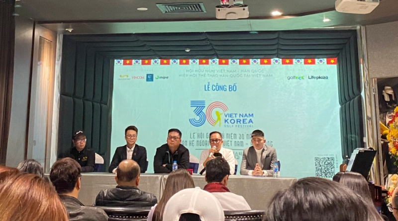 Đại diện ban tổ chức giải đáp các thắc mắc về chương trình Lễ hội golf cũng như giải golf 3D trong Lễ công bố sáng 8/12 tại Hà Nội