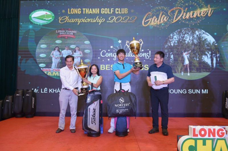 Khánh Hưng và Sun Mi là hai gương mặt quen thuộc của golf trẻ Việt