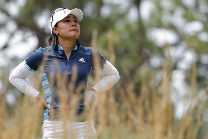 Kang đấu trọn bốn vòng US Women’s Open dù đang phải điều trị u cột sống