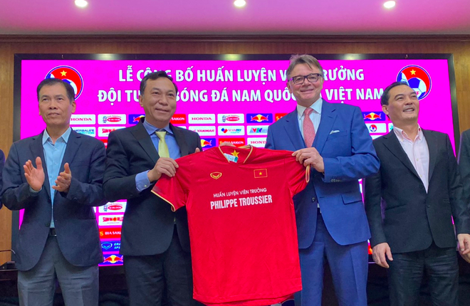 VFF ra mắt HLV trưởng đội tuyển Việt Nam