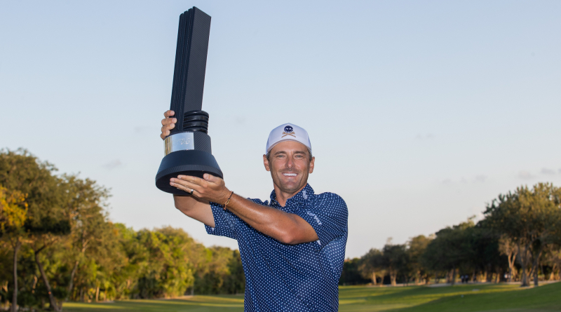 Vòng đấu bogey-free -8 gậy ở vòng chung kết đã giúp thành viên của Crushers GC giành về 4 triệu USD tiền mặt và danh hiệu LIV Golf đầu tiên sự nghiệp.