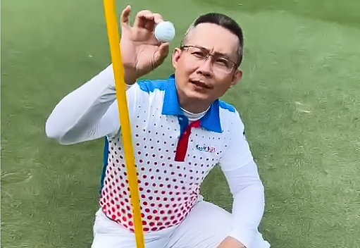 Golfer Nghiêm Quốc Hưng ghi điểm eagle hố 7D, par 4.