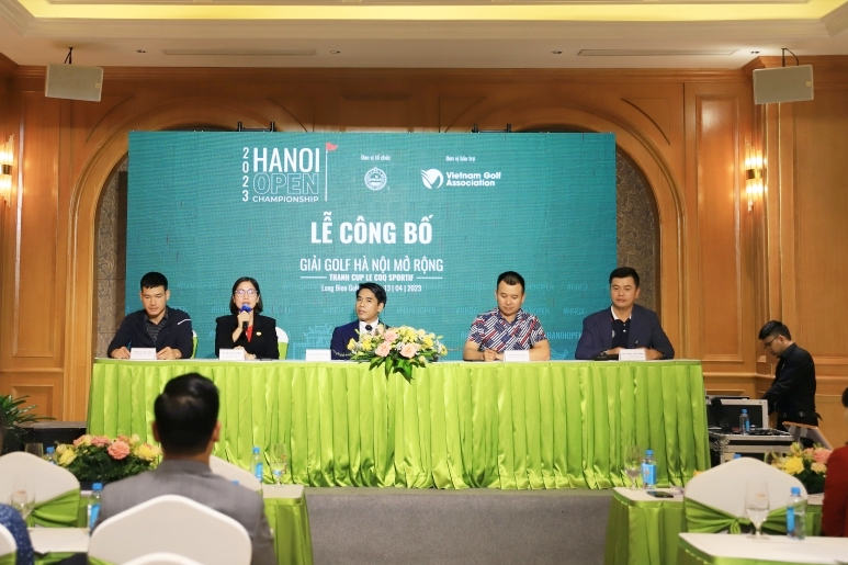 Ban tổ chức giải đáp thông tin về Giải golf Vô địch Hà Nội Mở rộng tranh Cup le coq sportif 2023 trong lễ công bố ngày 13/4