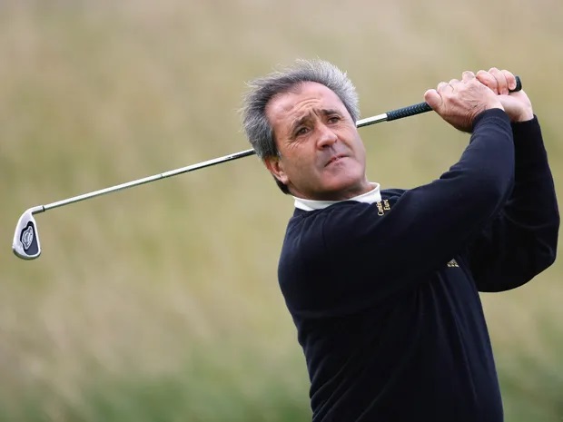 Huyền thoại làng golf Tây Ban Nha - Seve Ballesteros đã qua đời sau thời gian chống chọi với ung thư não.