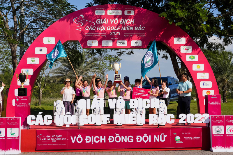 Vô địch - Đội tuyển Nữ hội golf Hà Nội